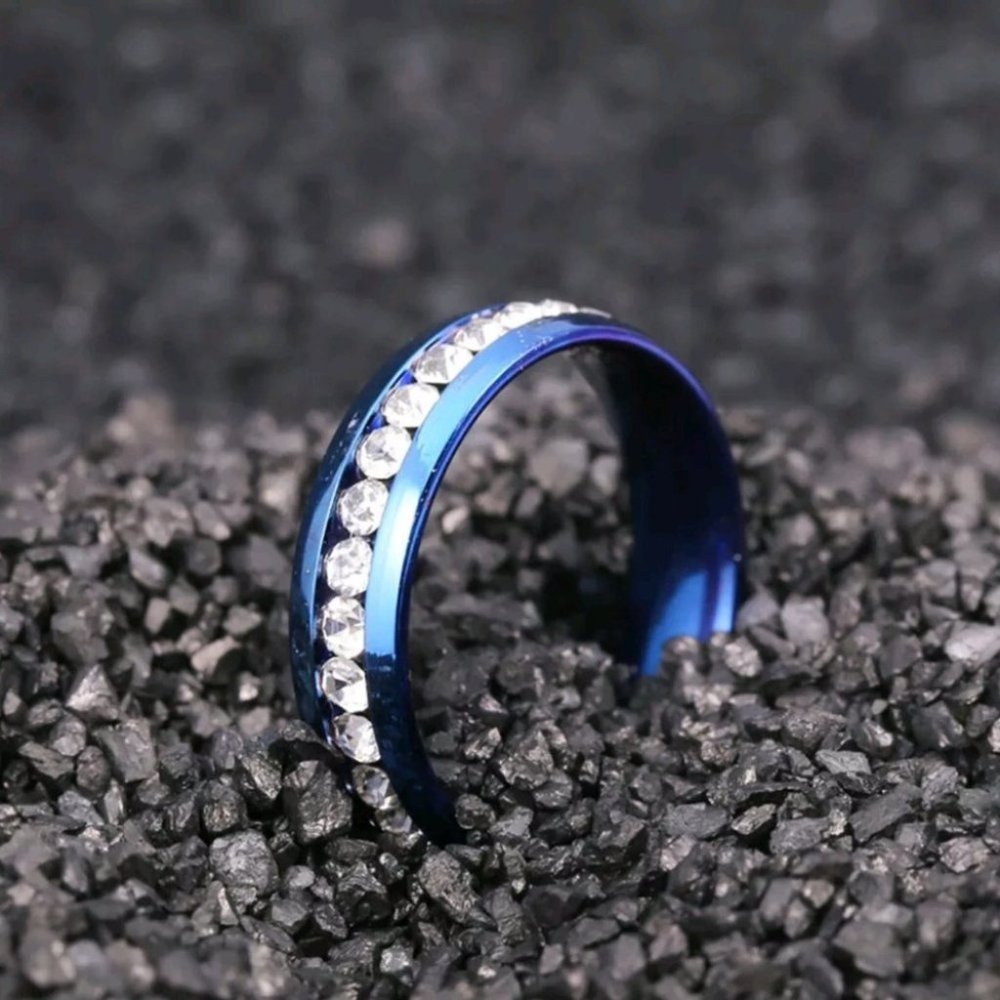 New 8MM Men Women's Wedding Stainless Steel ring - Picture 2 of 3